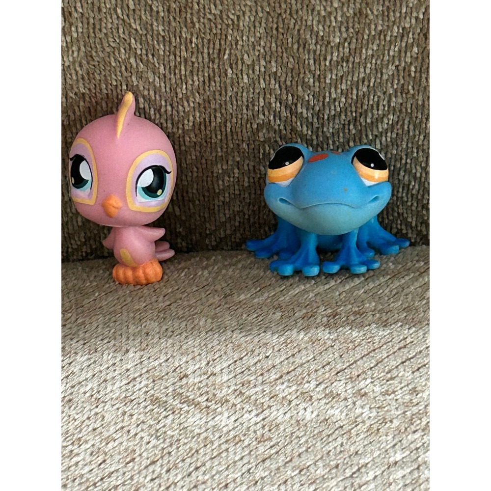 Hasbro Littlest Pet Shop Pink Bird and Blue Spotted Frog Figures LPS Lot